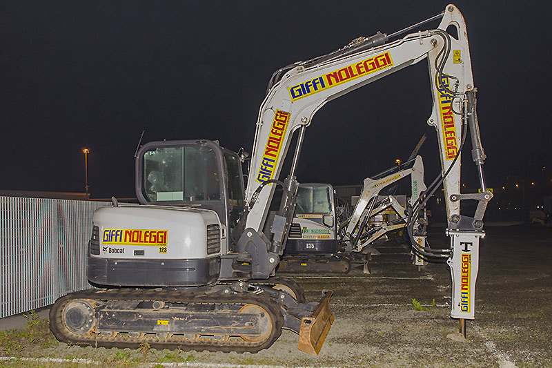 noleggio miniescavatore bobcat 85 qli
